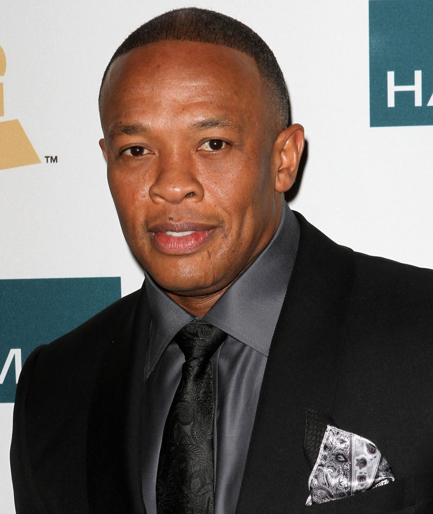 Billionaire Dr Dre tipped his server 5k. www.blacklikemoi.com